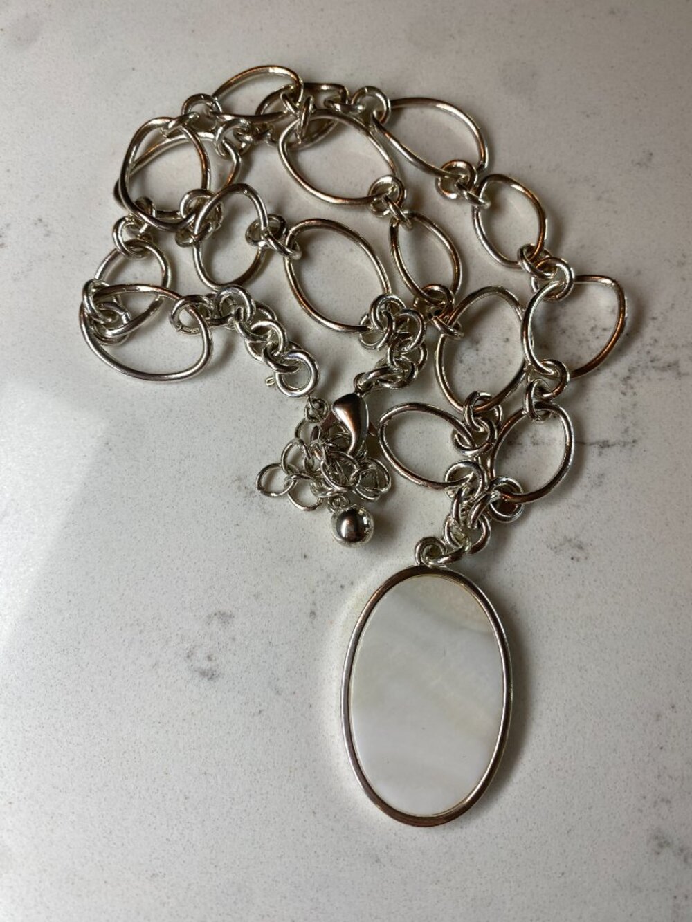 Avon Silver Tone Oval Link Necklace Mother of Pearl Pendant
